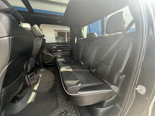 2023 Diamond Black Crystal Pearlcoat Ram 1500 Laramie 4X4 Truck
