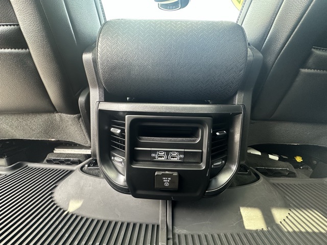 2023 Diamond Black Crystal Pearlcoat Ram 1500 Laramie 4X4 Truck