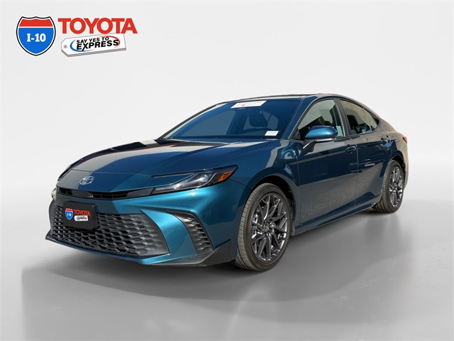 2025 Toyota Camry SE's photo