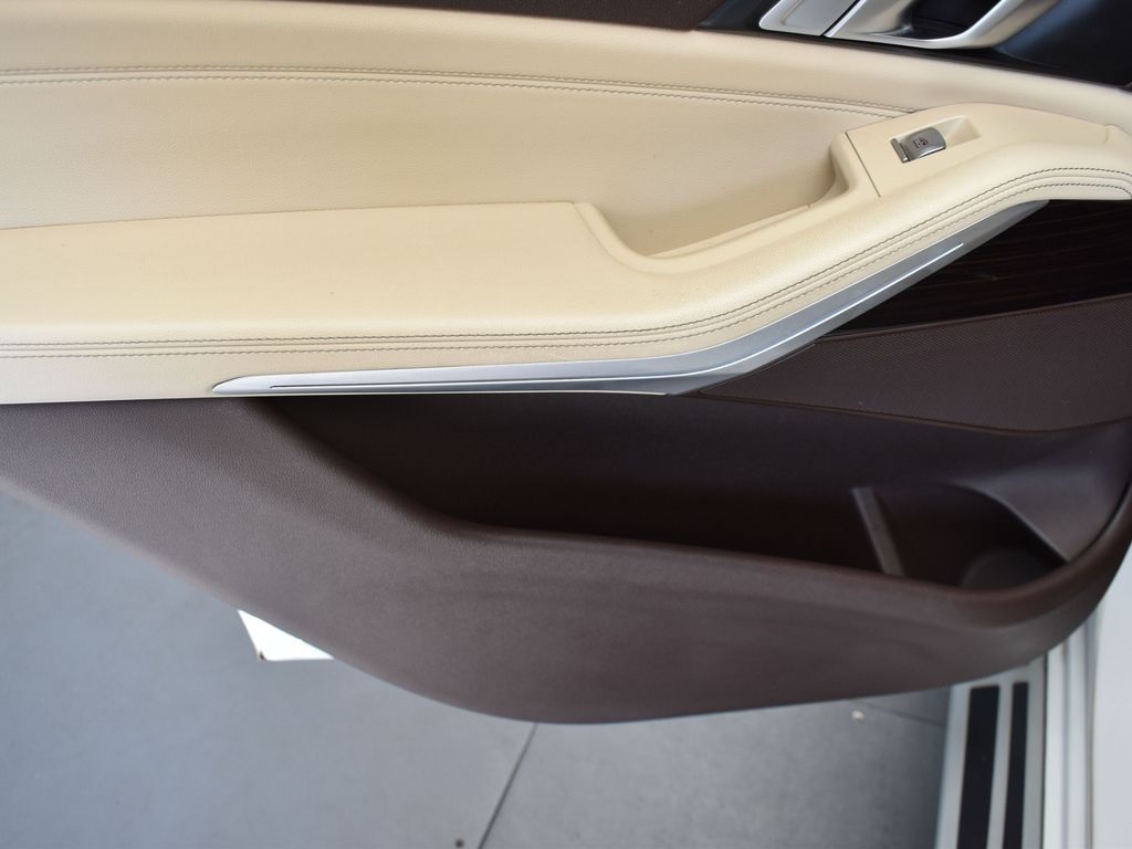 2019 Alpine White BMW X7 xDrive40i AWD SUV