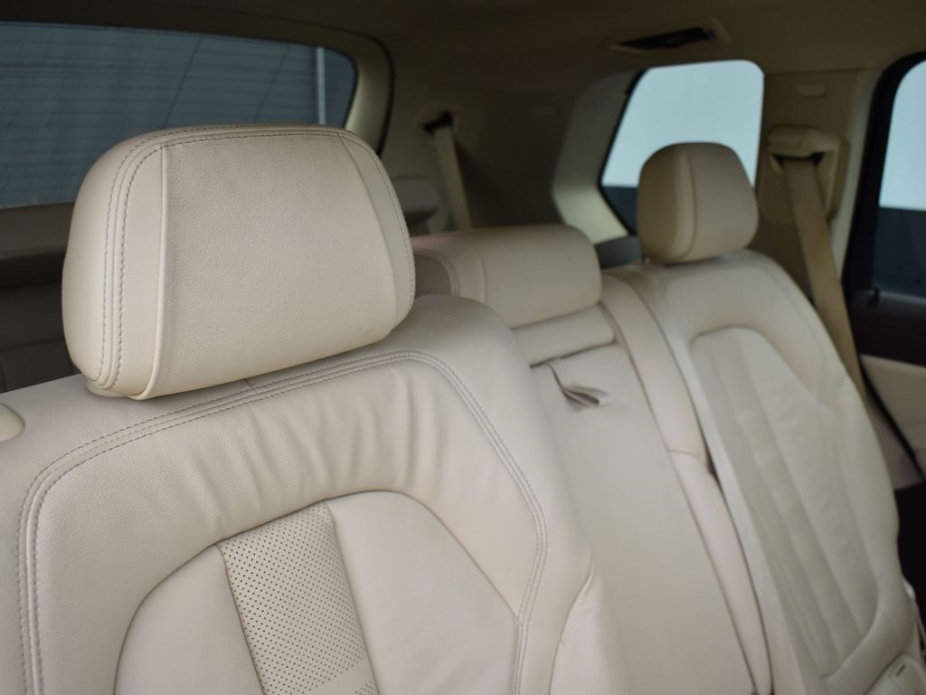 2019 Alpine White BMW X7 xDrive40i AWD SUV