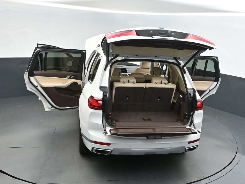 2019 Alpine White BMW X7 xDrive40i AWD SUV