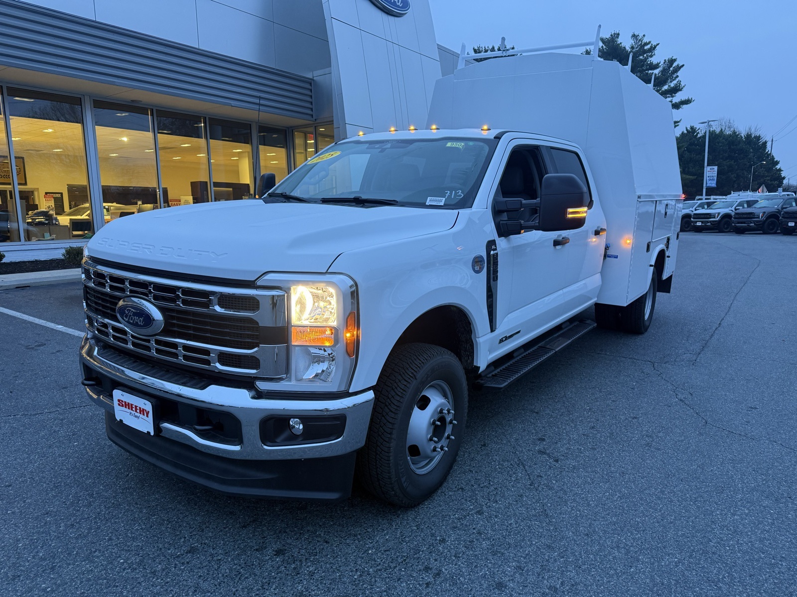2025 Ford F-350 Super Duty Chassis Cab XL's photo