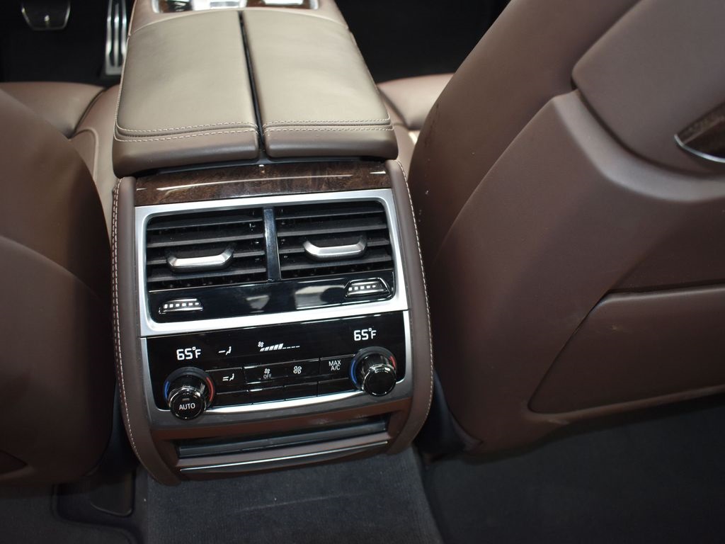 2022 Donington Gray Metallic BMW 7 Series 740i RWD Sedan
