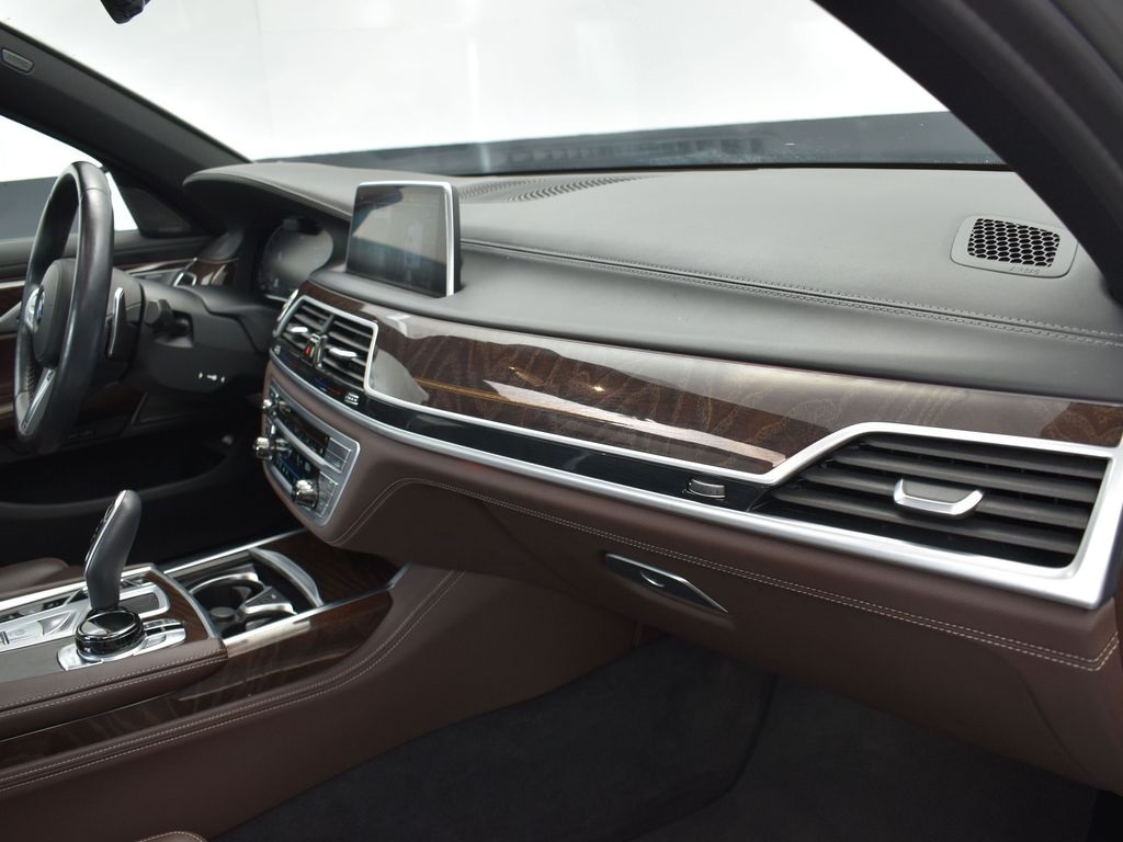 2022 Donington Gray Metallic BMW 7 Series 740i RWD Sedan