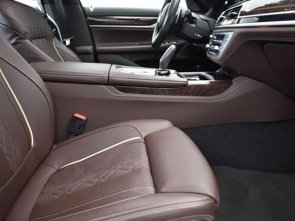 2022 Donington Gray Metallic BMW 7 Series 740i RWD Sedan
