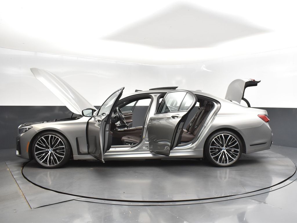 2022 Donington Gray Metallic BMW 7 Series 740i RWD Sedan