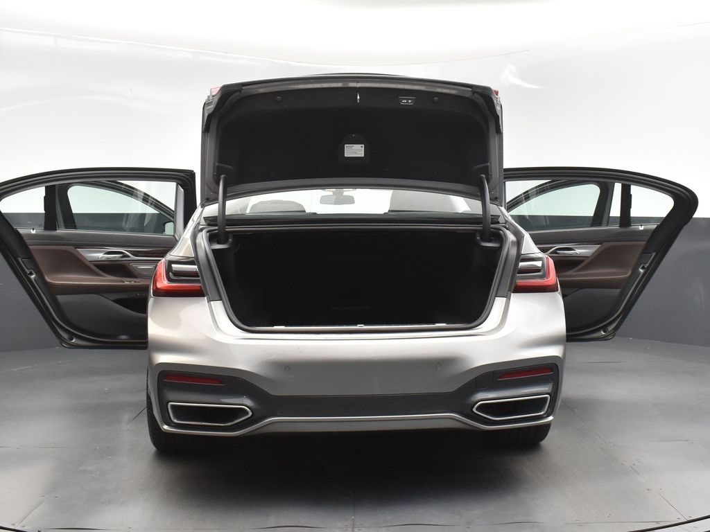 2022 Donington Gray Metallic BMW 7 Series 740i RWD Sedan