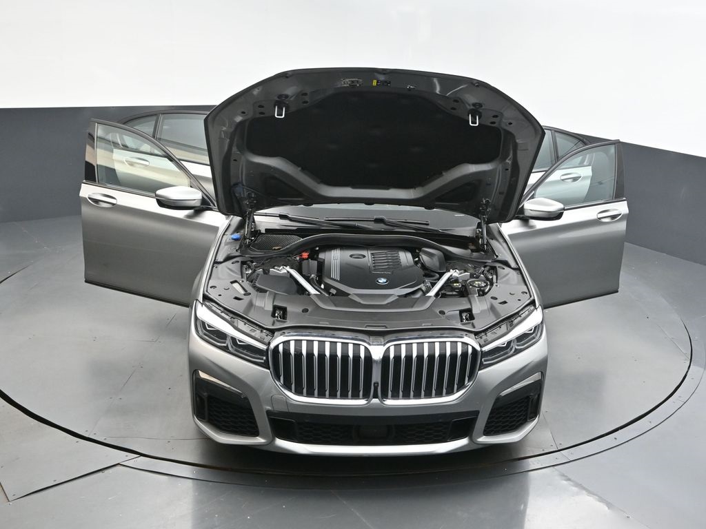 2022 Donington Gray Metallic BMW 7 Series 740i RWD Sedan