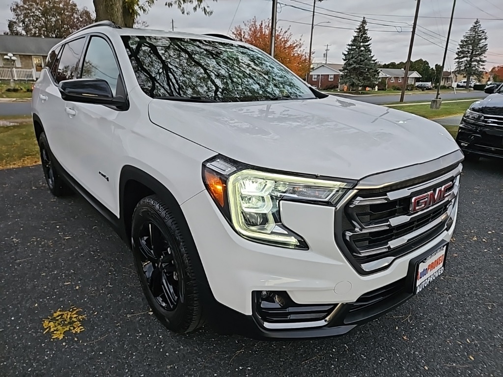 2022 GMC Terrain AT4's photo