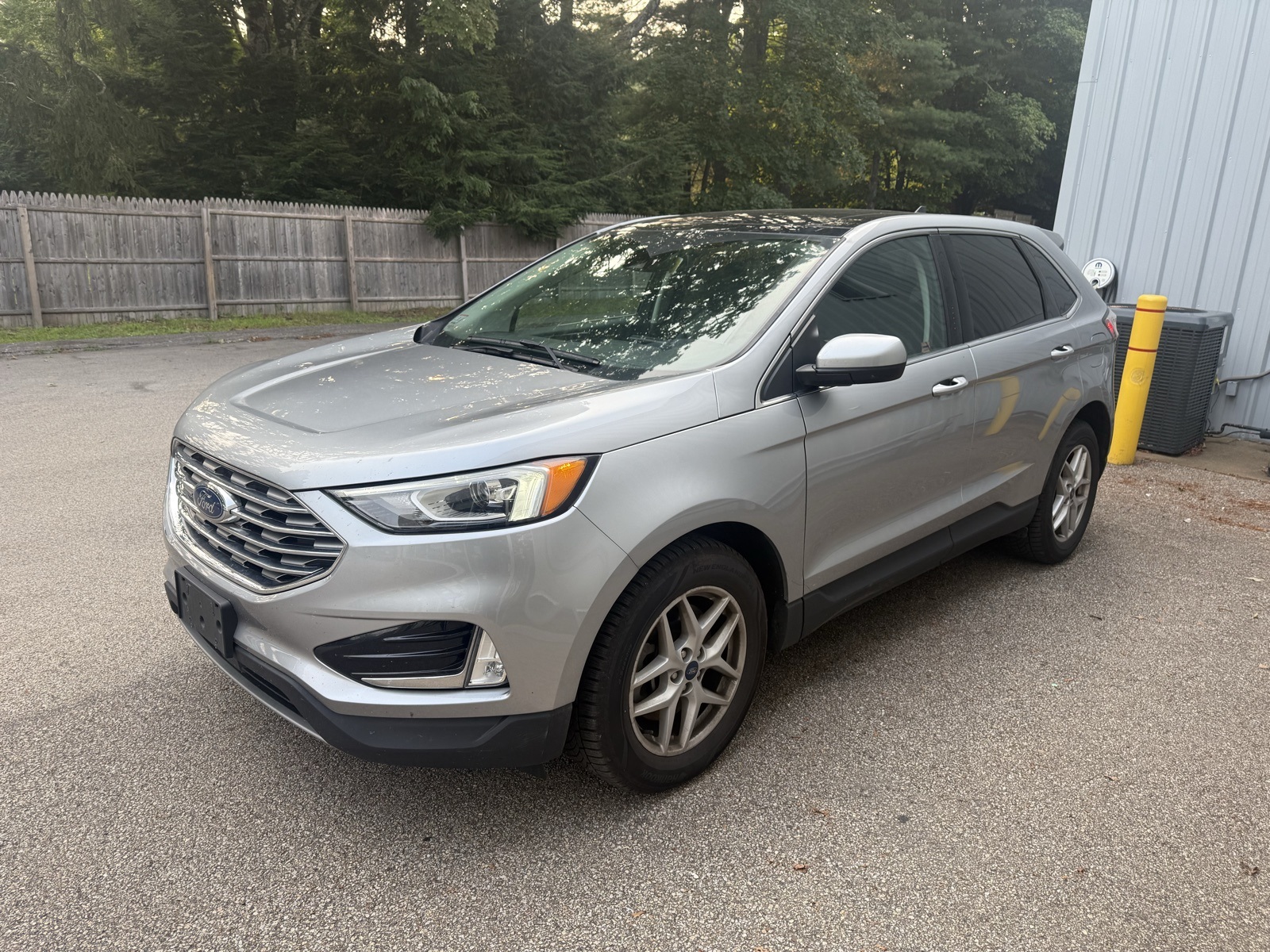 2022 Iconic Silver Metallic Ford Edge SEL AWD SUV