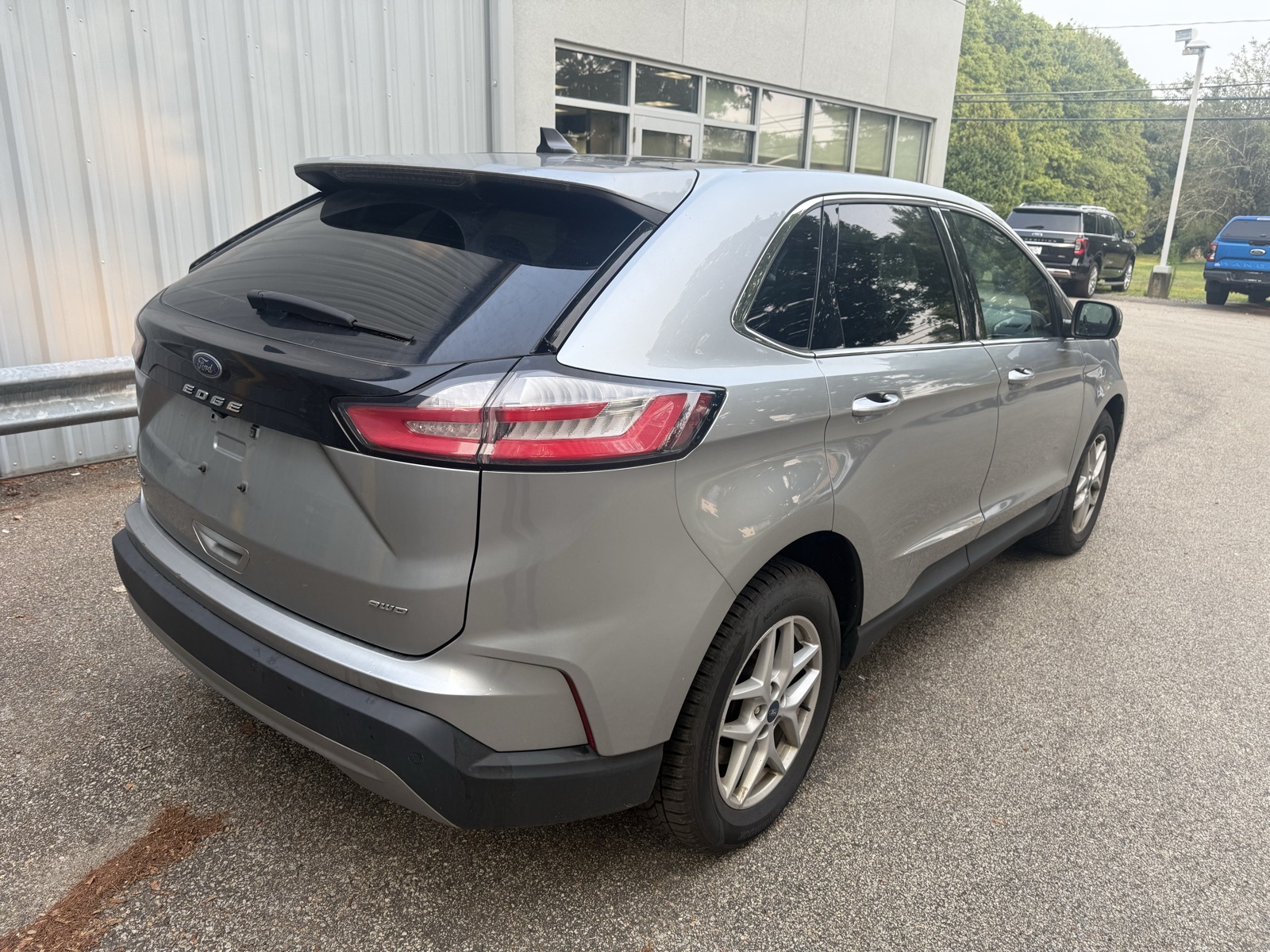 2022 Iconic Silver Metallic Ford Edge SEL AWD SUV
