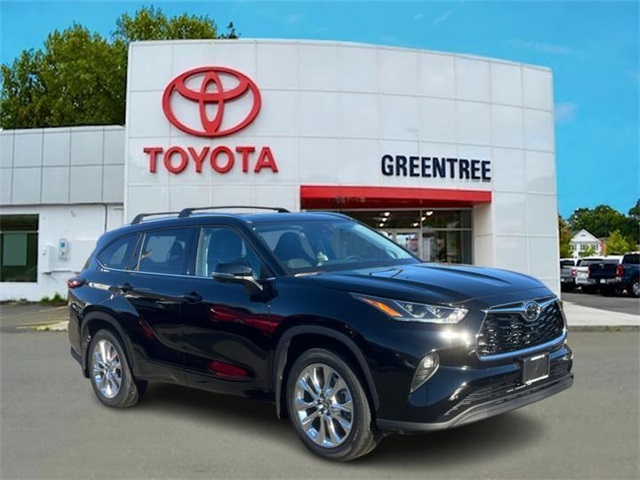 2026 Toyota Highlander Limited's photo