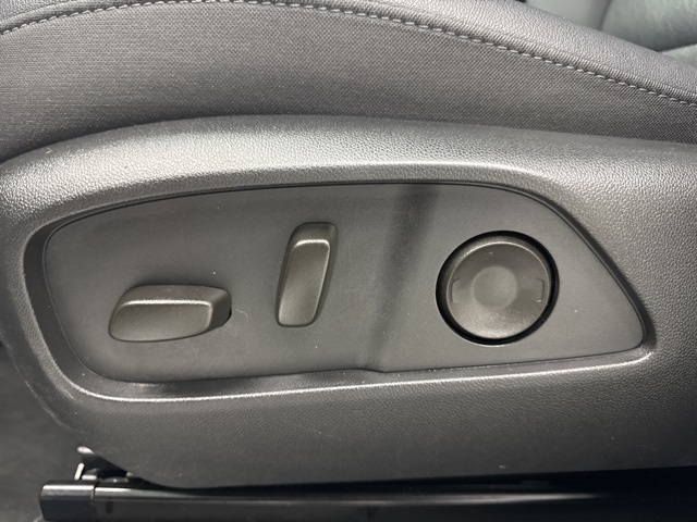 used 2025 Chevrolet Equinox car, priced at $25,988