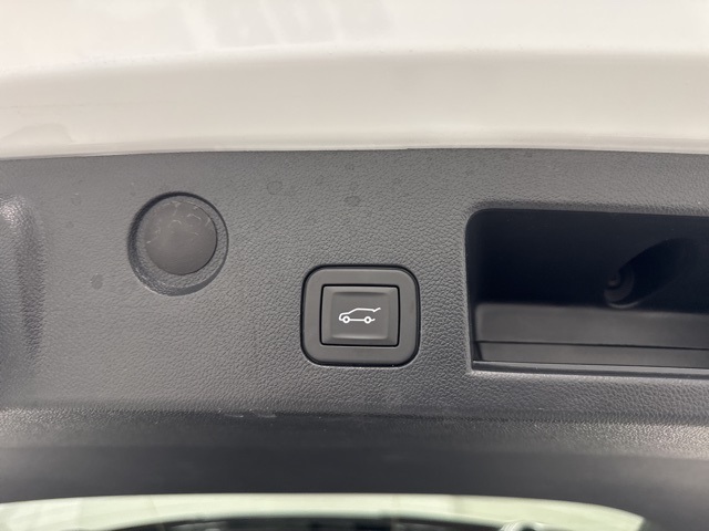 used 2025 Chevrolet Equinox car, priced at $25,988