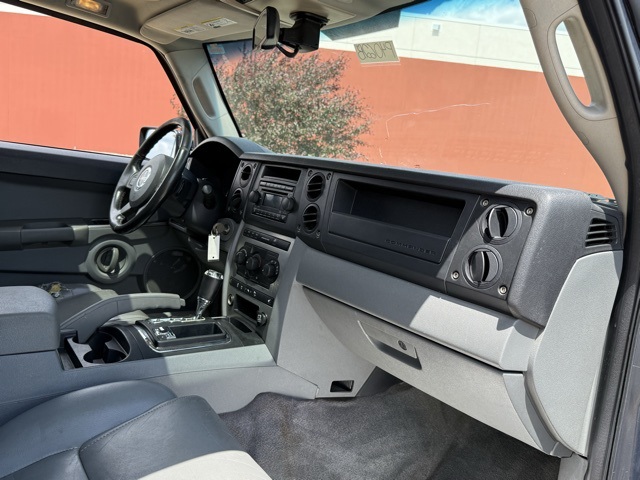 2006 Jeep Commander Base