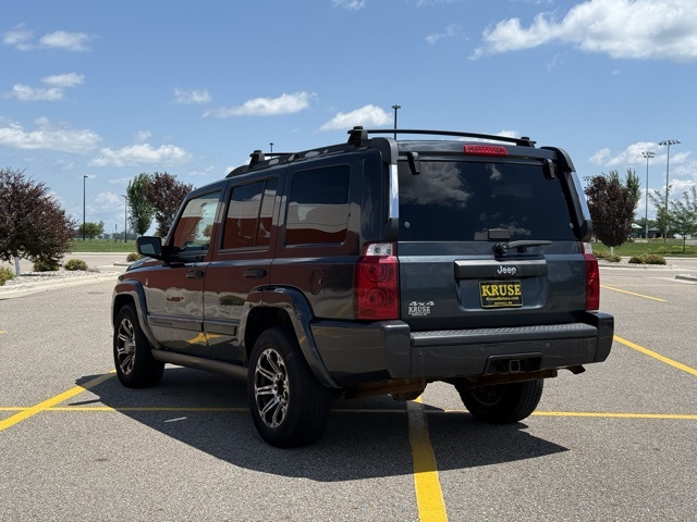 2006 Jeep Commander Base