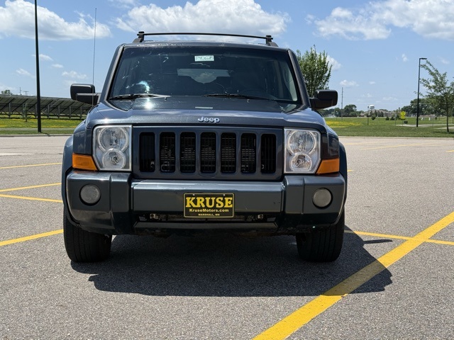 2006 Jeep Commander Base