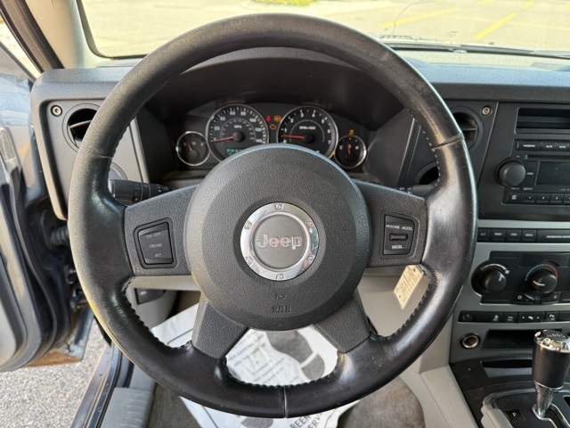 2006 Jeep Commander Base