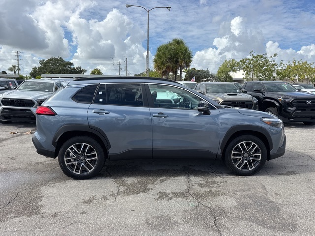 2026 Toyota Corolla Cross XLE photo 2