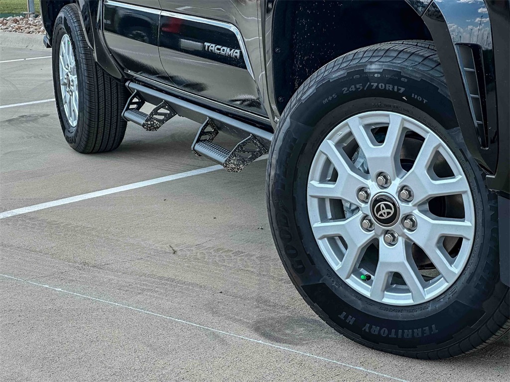 2025 Toyota Tacoma SR5 Double Cab photo 2