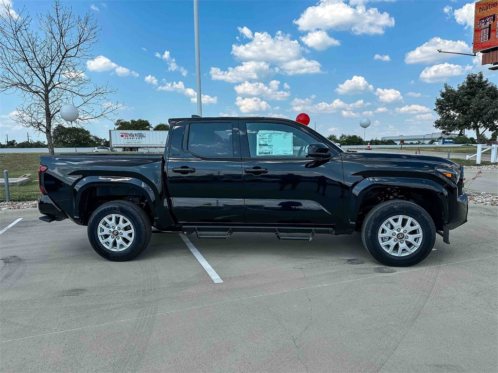 2025 Toyota Tacoma SR5 Double Cab photo 4