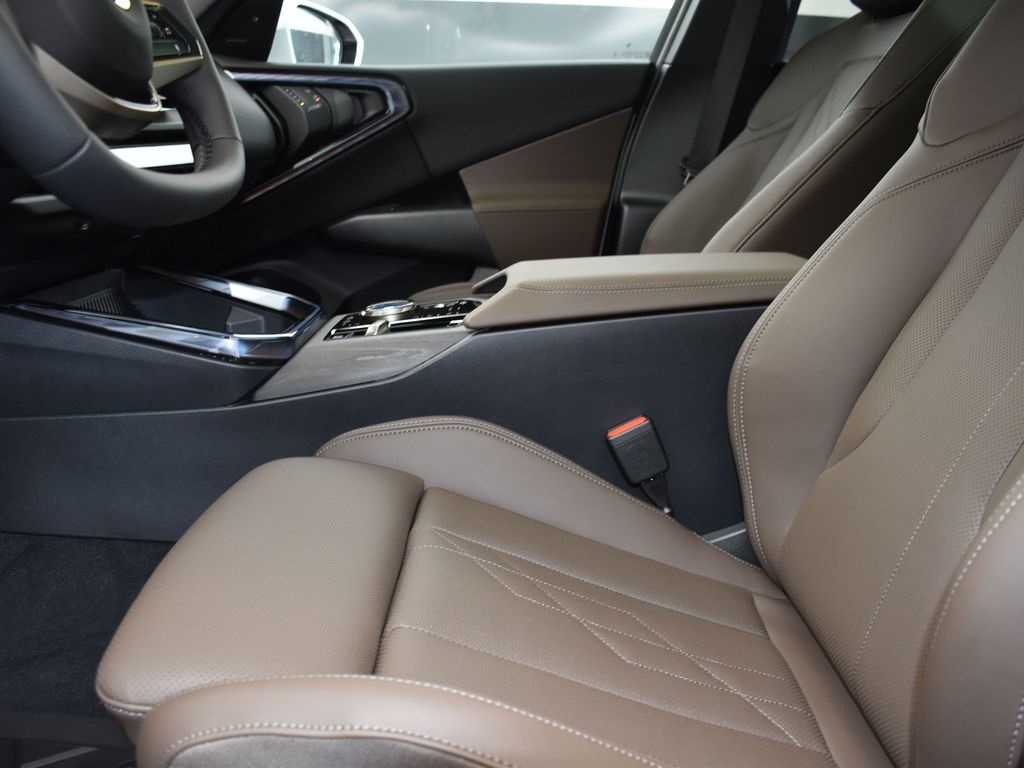 2025 Mineral White Metallic BMW X3 30 xDrive AWD SUV
