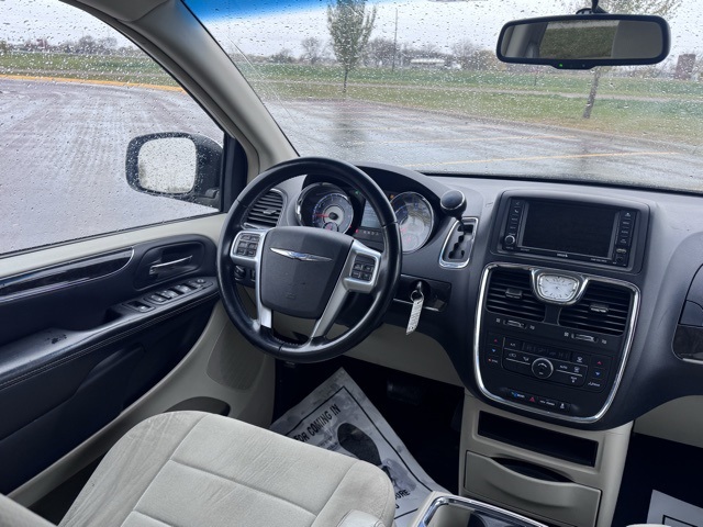 2012 Chrysler Town & Country Touring