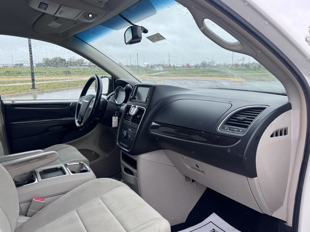 2012 Chrysler Town & Country Touring