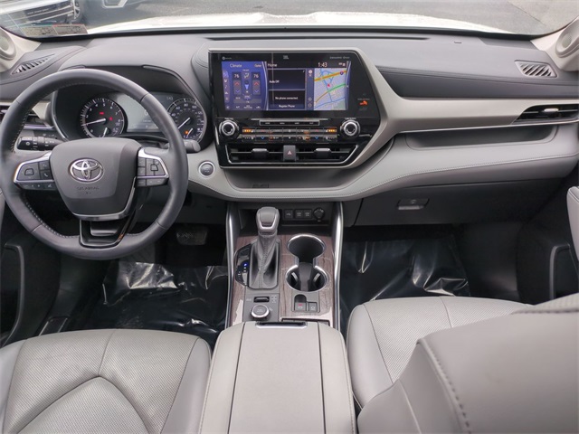 used 2021 Toyota Highlander car, priced at $34,811
