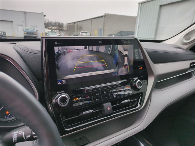 used 2021 Toyota Highlander car, priced at $34,811