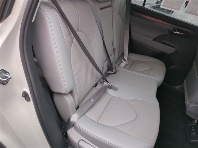 used 2021 Toyota Highlander car, priced at $34,811