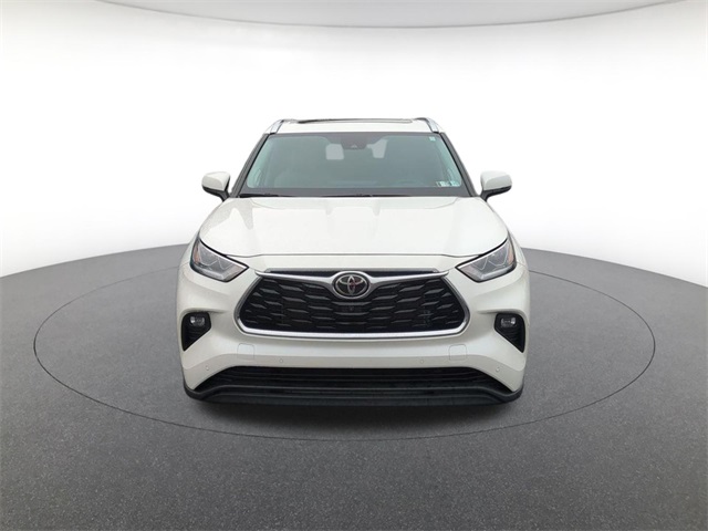 used 2021 Toyota Highlander car, priced at $34,811