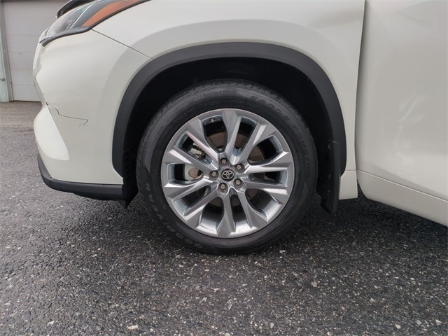 used 2021 Toyota Highlander car, priced at $34,811