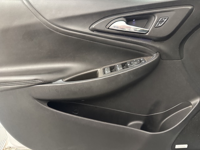 2017 Summit White Chevrolet Malibu LT FWD Sedan