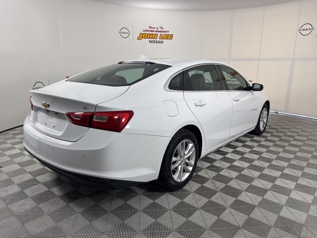 2017 Summit White Chevrolet Malibu LT FWD Sedan