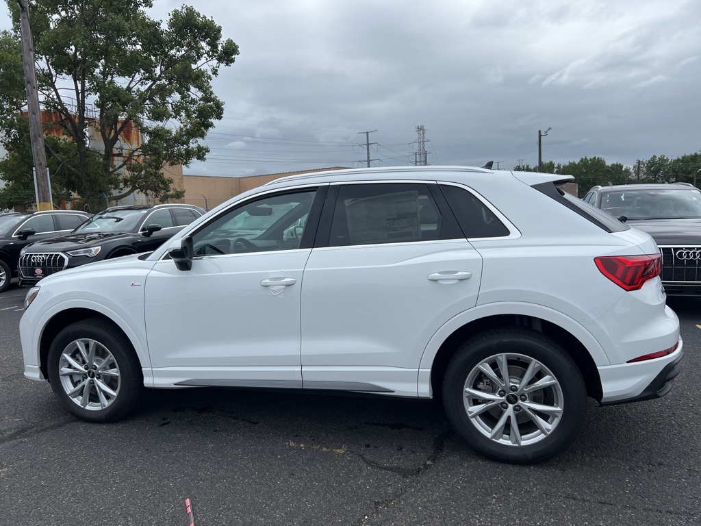 2025 Audi Q3 Premium S line photo 2