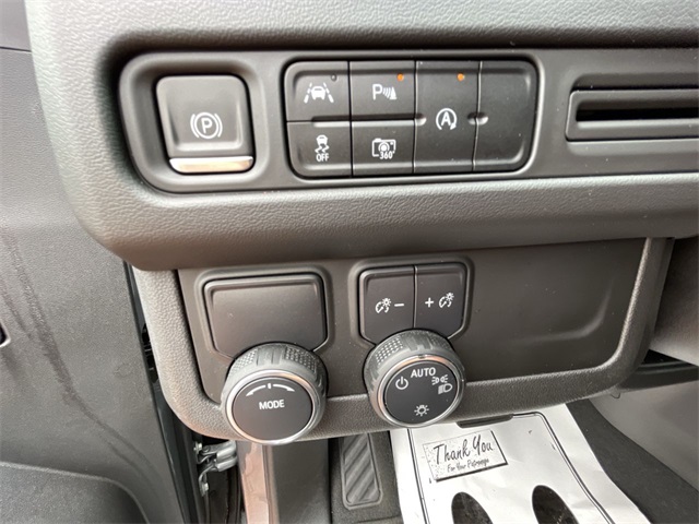 2023 Chevrolet Tahoe LT photo 3