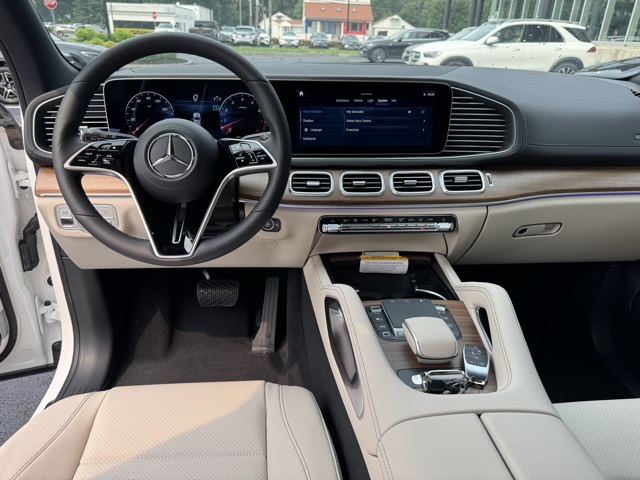 2025 Mercedes Benz GLS 450 4MATIC photo 14