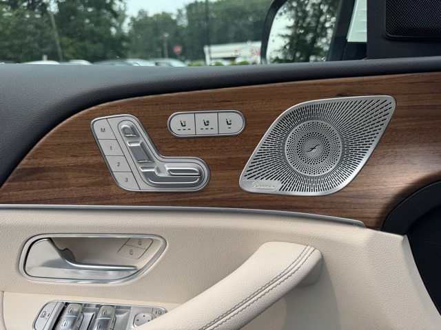 2025 Mercedes Benz GLS 450 4MATIC photo 20
