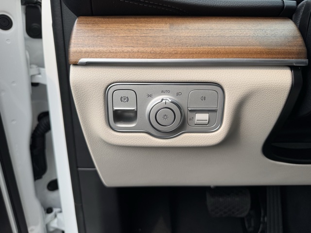2025 Mercedes Benz GLS 450 4MATIC photo 23