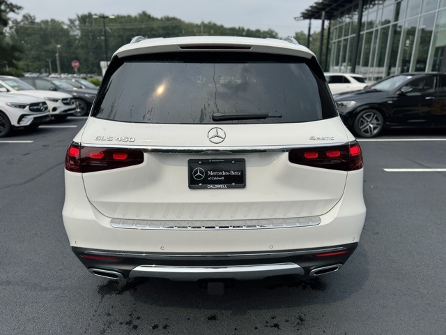 2025 Mercedes Benz GLS 450 4MATIC photo 4