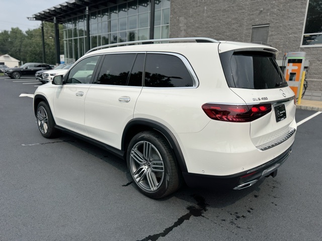 2025 Mercedes Benz GLS 450 4MATIC photo 5