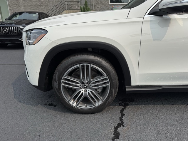 2025 Mercedes Benz GLS 450 4MATIC photo 9