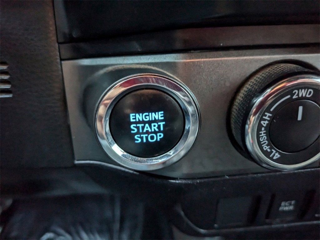 2023 Toyota Tacoma TRD Off-Road photo 15