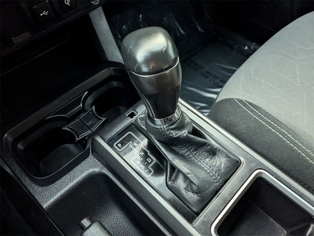 2023 Toyota Tacoma TRD Off-Road photo 16