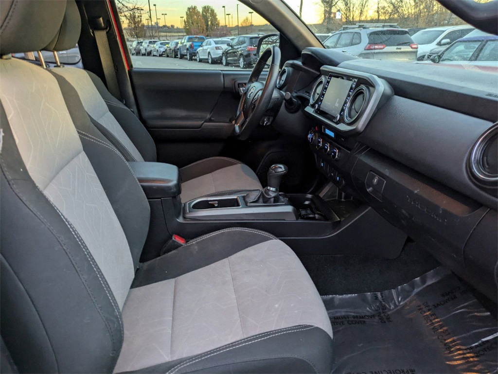 2023 Toyota Tacoma TRD Off-Road photo 25