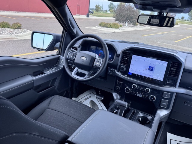 2025 Ford F-150 XLT photo 12