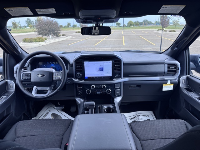 2025 Ford F-150 XLT photo 13