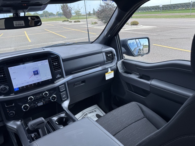 2025 Ford F-150 XLT photo 14